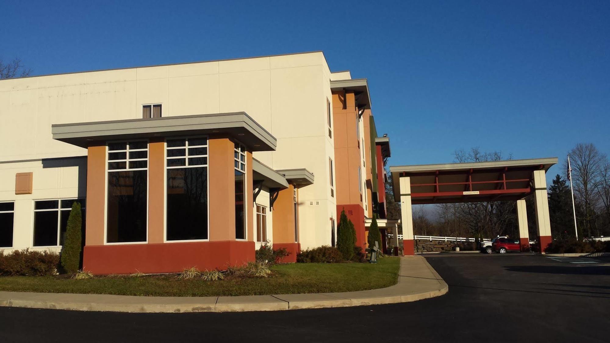 Paradise Inn & Suites Towanda Exterior photo