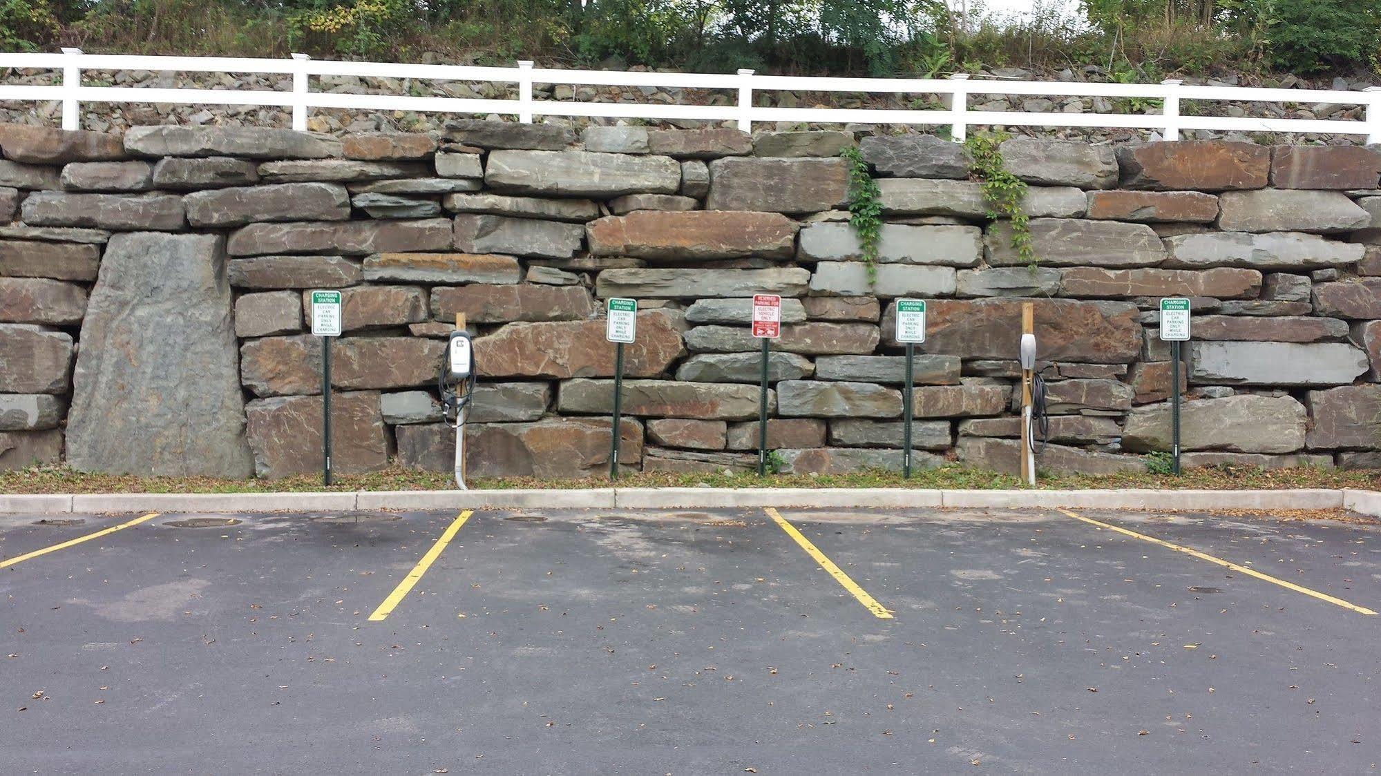 Paradise Inn & Suites Towanda Exterior photo